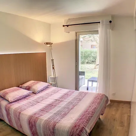 Apartment Golf Juans- 2p Avec Piscine, Plages 300m *